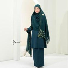 Kurung Leila