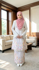 Kurung Laively
